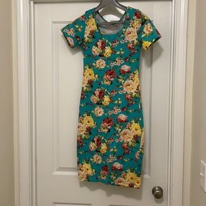 Cute maxi dress good stretch 💓